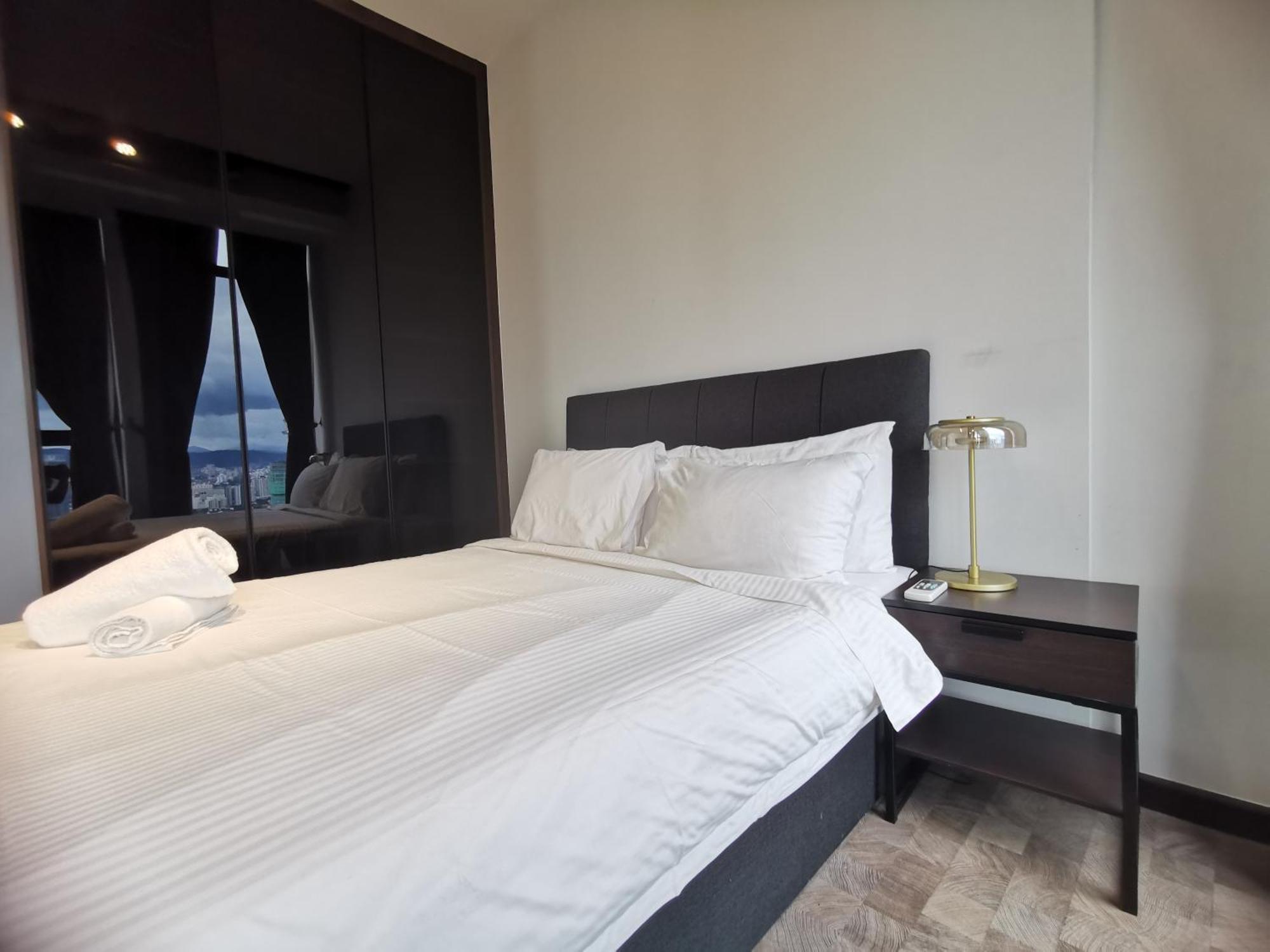 Expressionz Professional Suites By Aurora Summer Suites كوالالمبور الغرفة الصورة