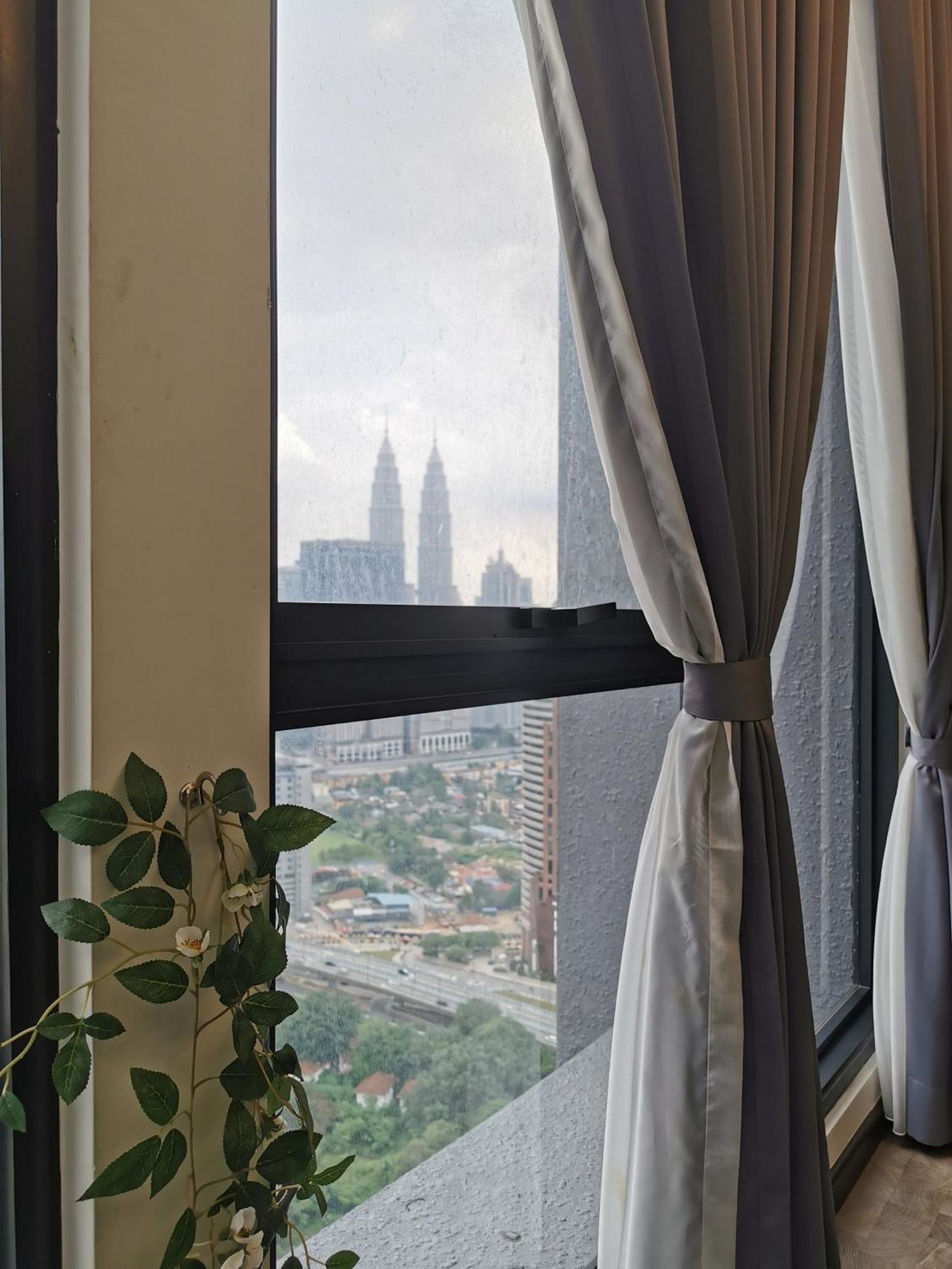 Expressionz Professional Suites By Aurora Summer Suites كوالالمبور المظهر الخارجي الصورة
